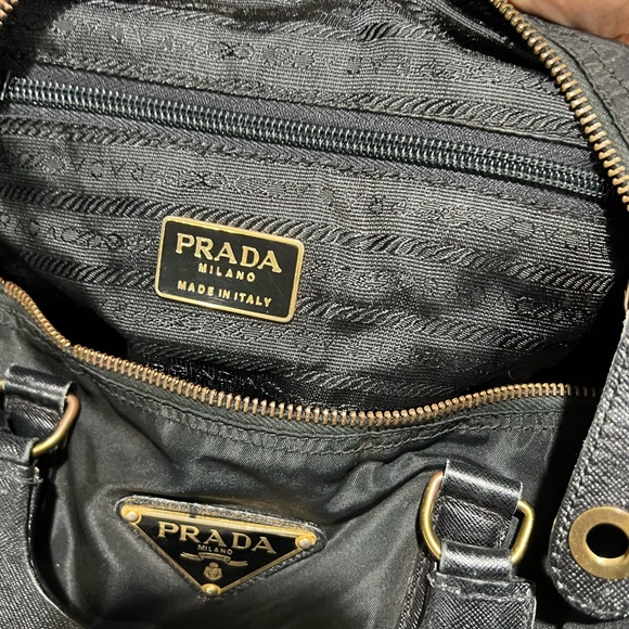 COPY - 100% AUTHENTIC Prada tote - Picture 7 of 16